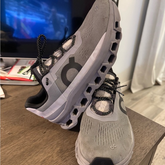 On Cloud Running Cloudmonster Sneakers - Men’s size 10 - Grey and White - Picture 2 of 16